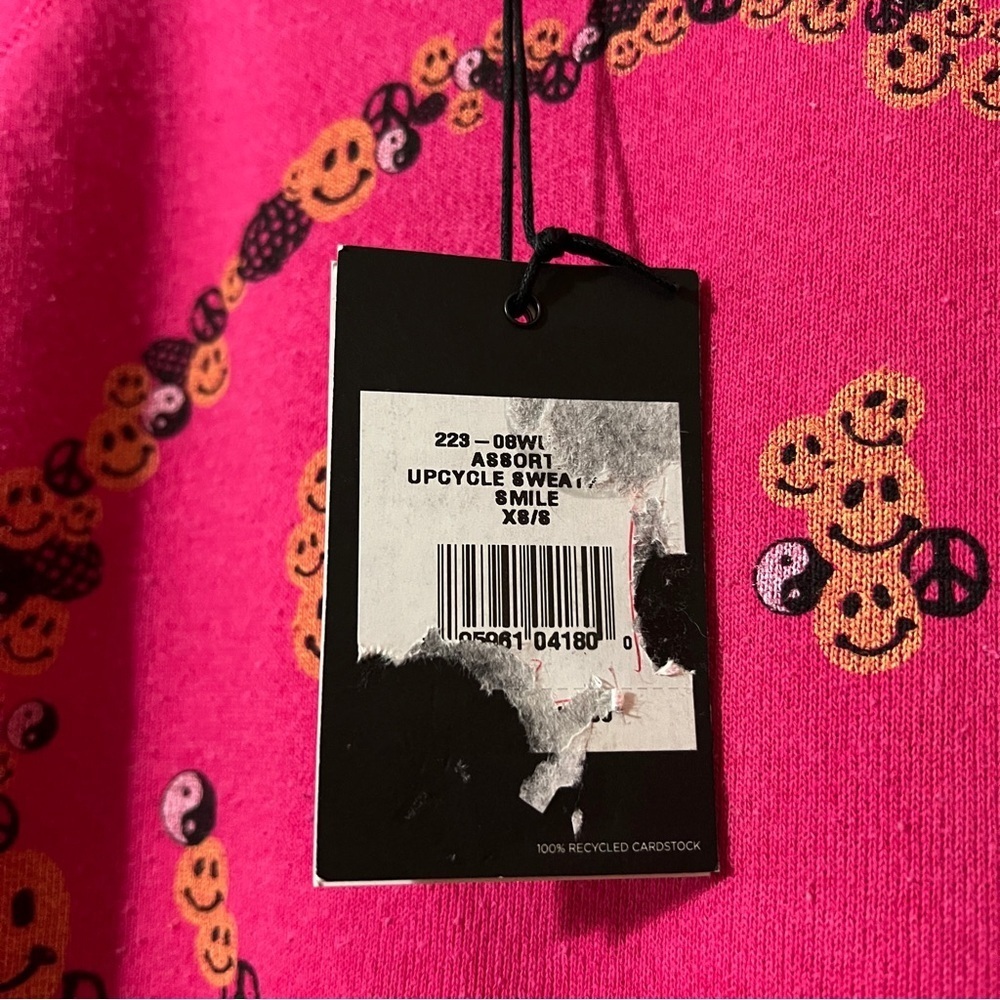 Re/Done NWT Upcycled Sweatshirt Smile Graphic Pink Crewneck Pullover Size XS/S - Picture 3 of 11